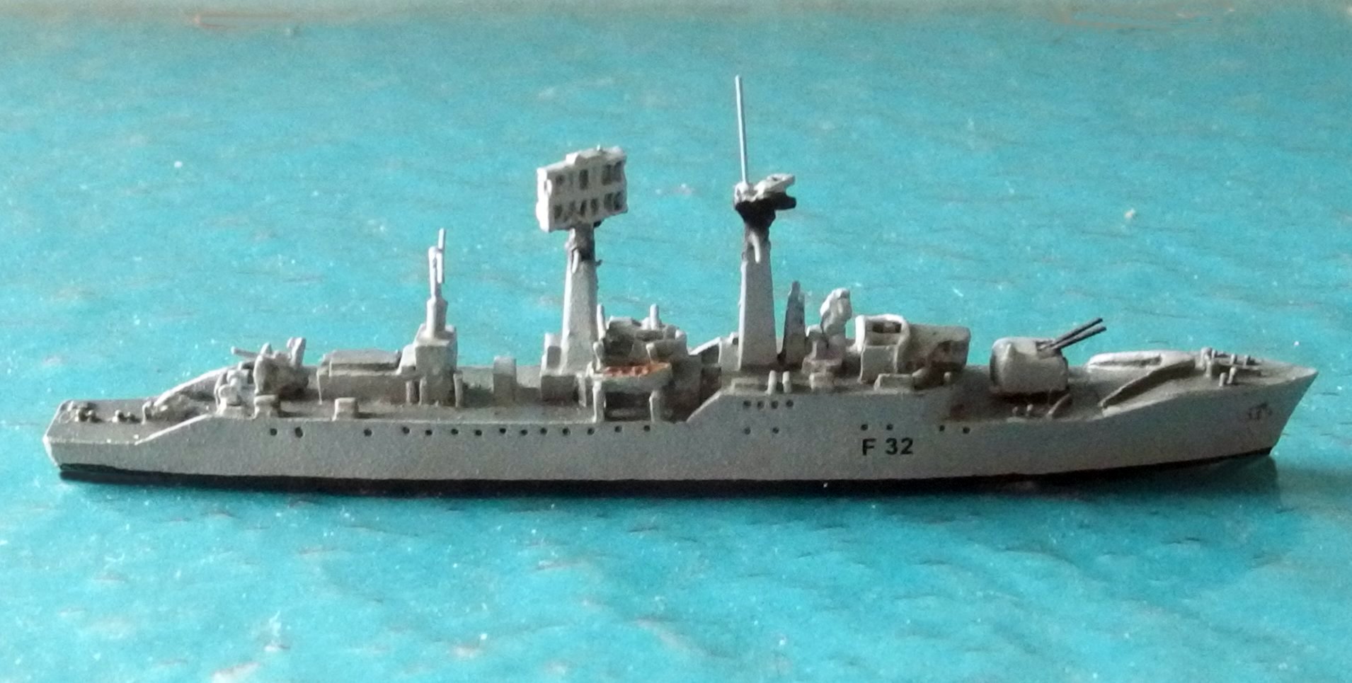 01 - ALK 342 - HMS Salisbury F32